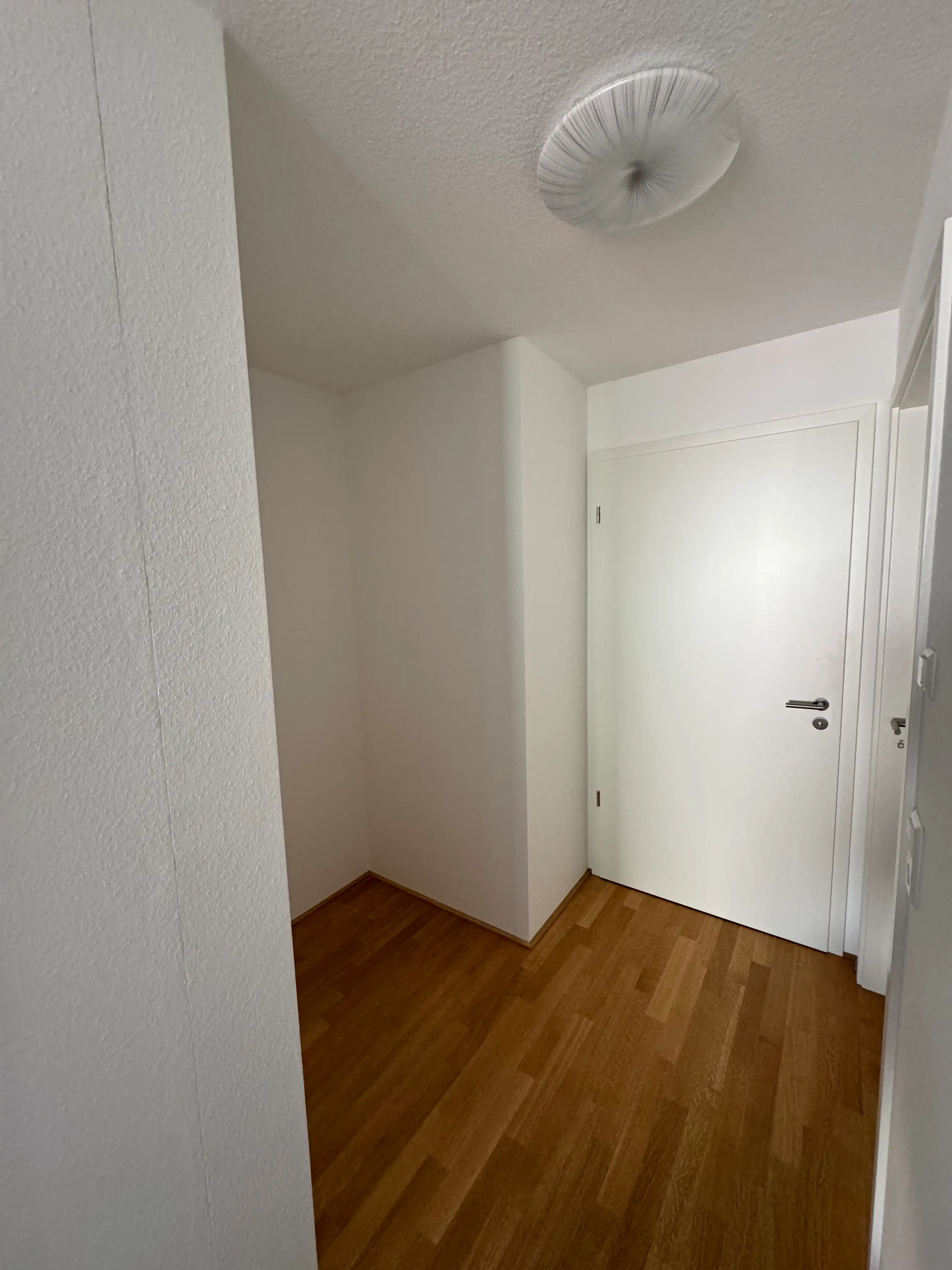 Nischenschrank