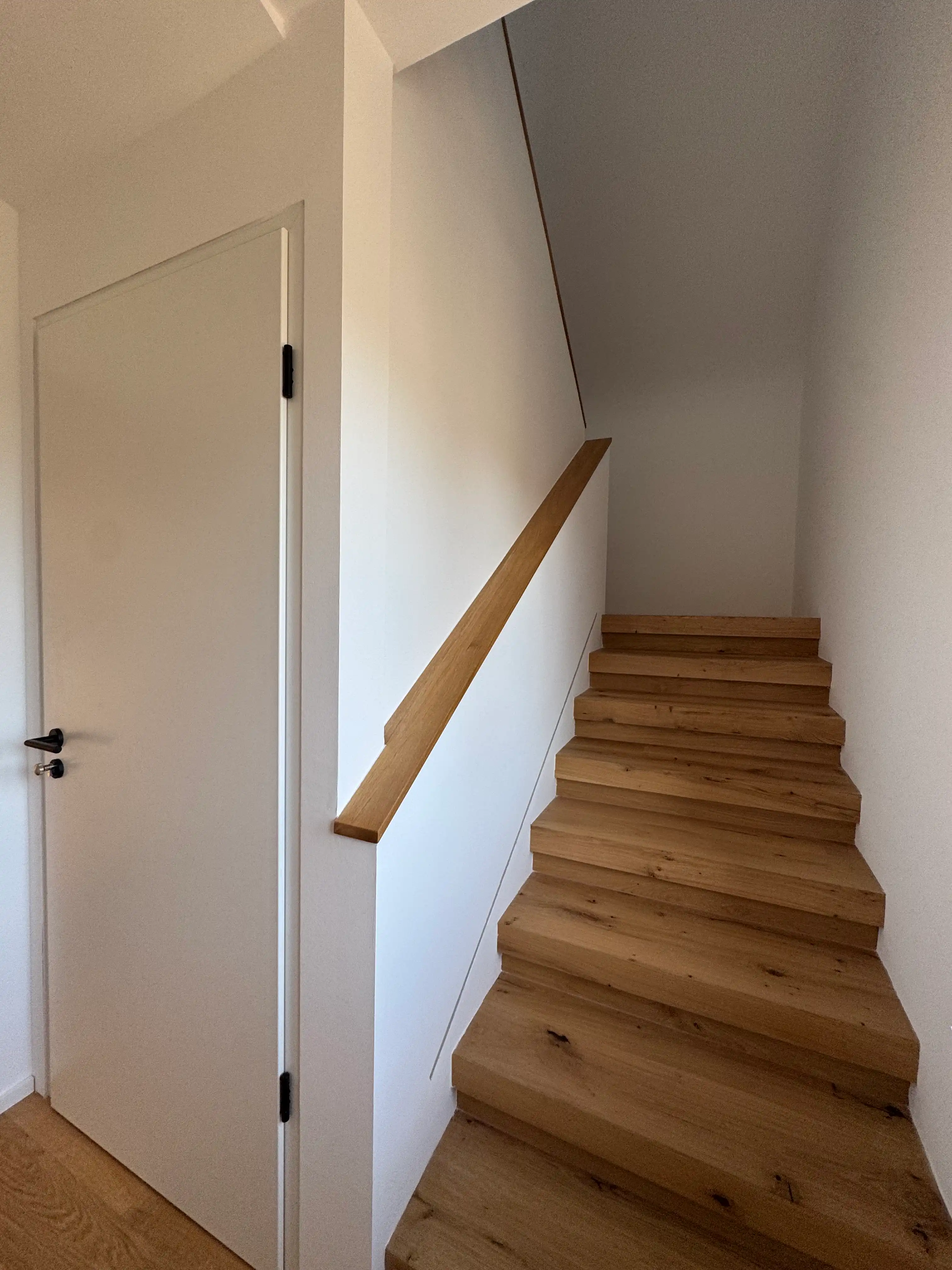 Trennwand mit Eiche Elementen